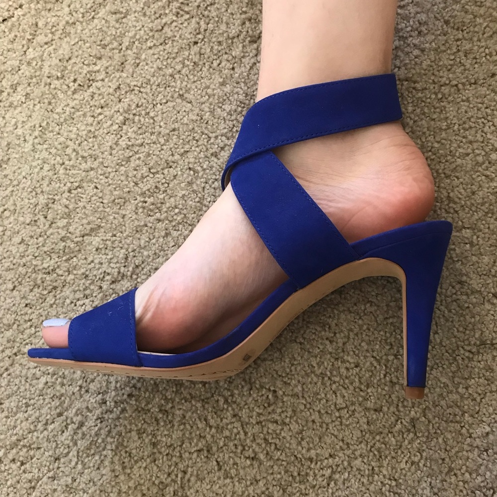 vince camuto blue suede heels